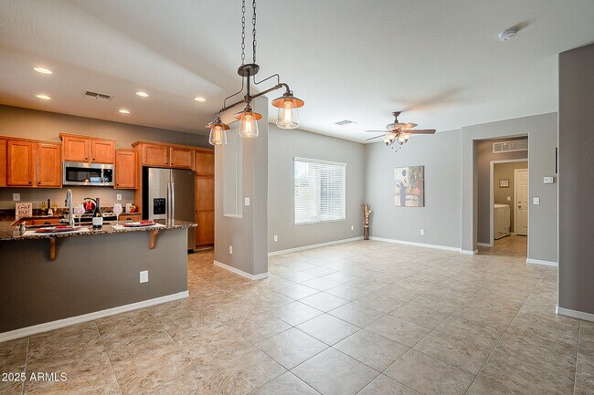 Building Photo - 2153 W Barwick Dr
