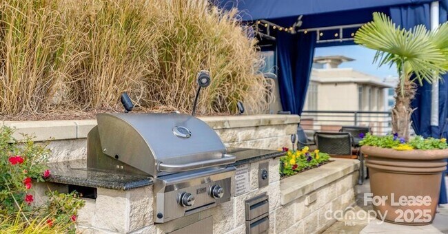 Building Photo - 125 W Tremont Ave