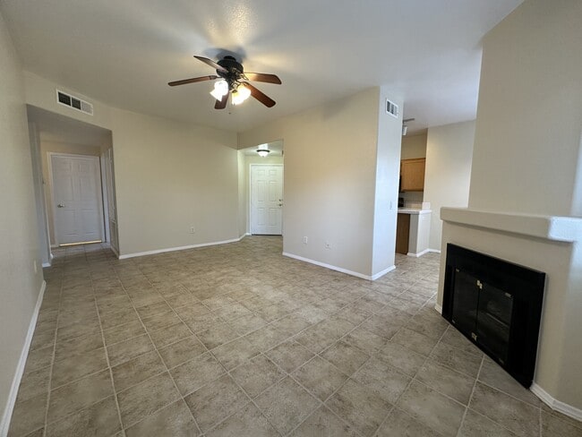Building Photo - 1050 E Cactus Ave