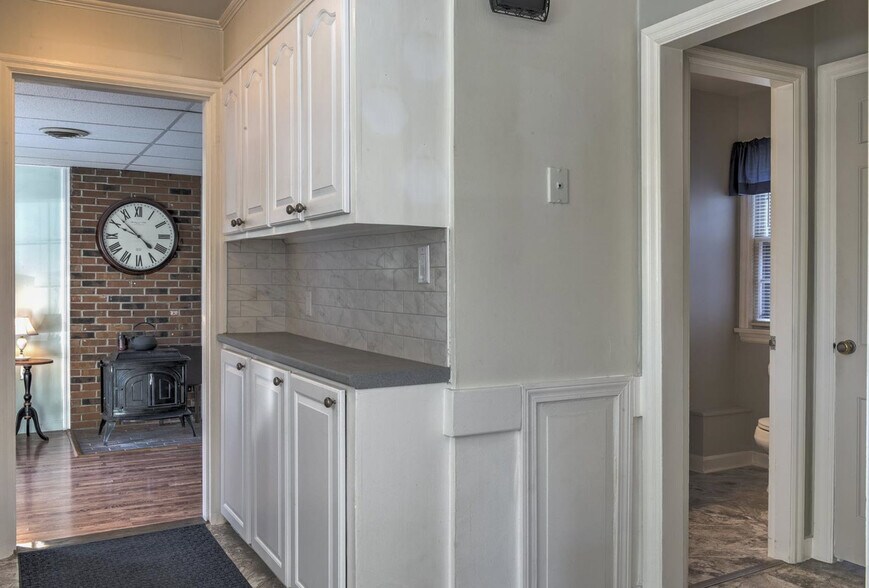 Building Photo - 35 Hastings Ave