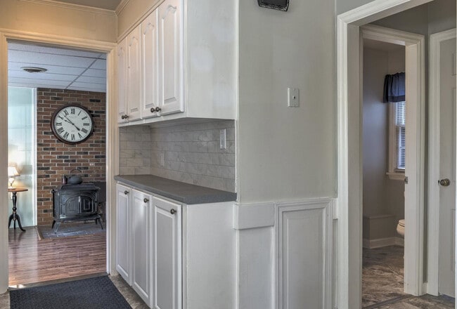 Building Photo - 35 Hastings Ave