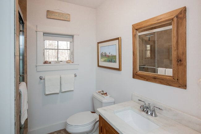 Building Photo - 221 Merchants Path