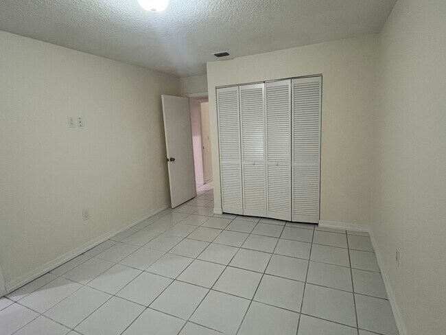 Building Photo - 14056 SW 51st Ln