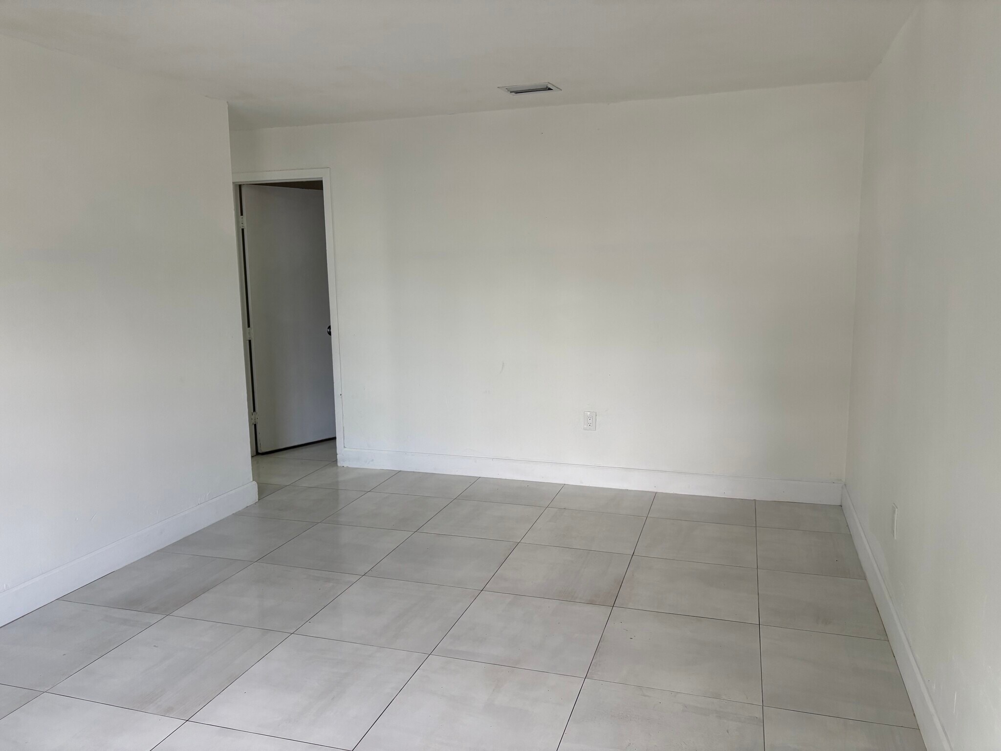 Building Photo - 170 NW 58th St