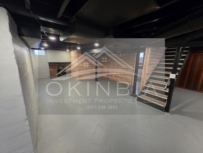 Building Photo - 2540 Catalpa Dr.