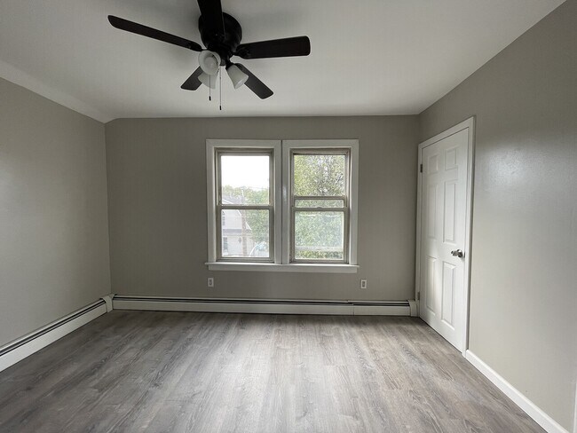 Building Photo - 298 Ivy Street