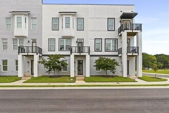 Building Photo - 1077 Glen Opal Dr