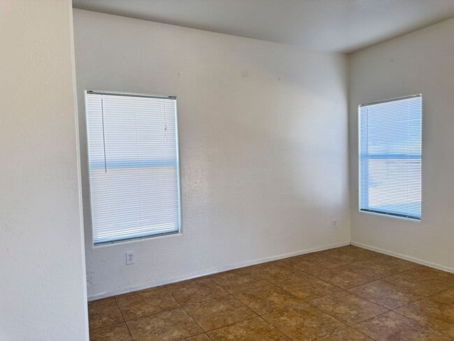 Building Photo - Queen Creek 4 bed 2.5 bath For rent