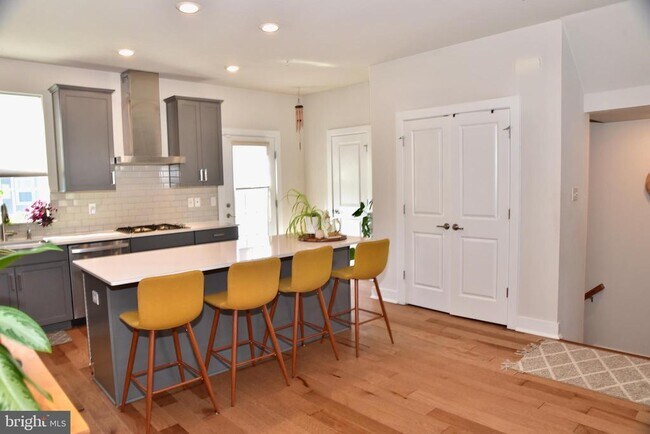 Building Photo - 214 Red Leaf Ln