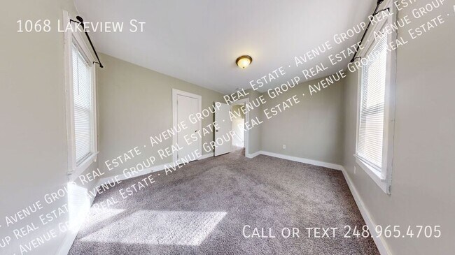 Building Photo - 1068 Lakeview St