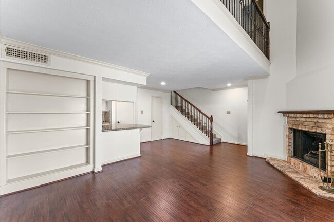 Building Photo - 2800 Jeanetta St