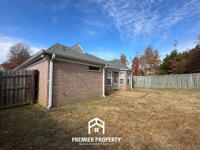 Building Photo - 2828 Breezy Ridge Trail