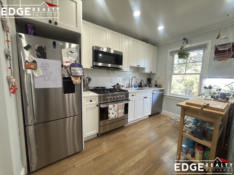 Building Photo - 14 Lopez Ave