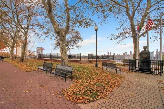 Building Photo - 32 46th St