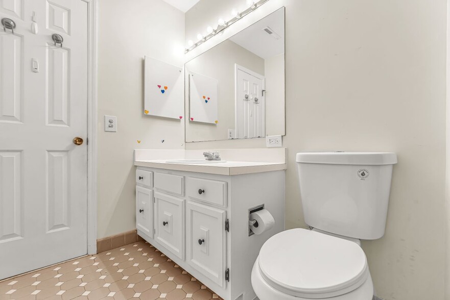 Building Photo - 4023 Park Ave