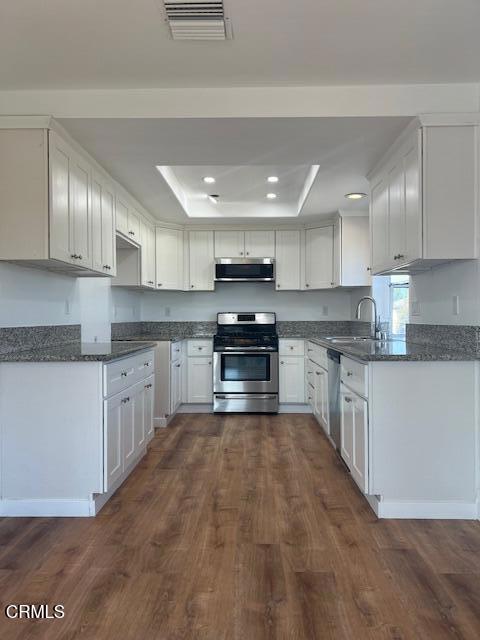 Building Photo - 302 N San Gabriel Ave