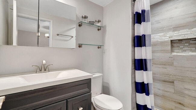 Building Photo - 3800 Galt Ocean Dr