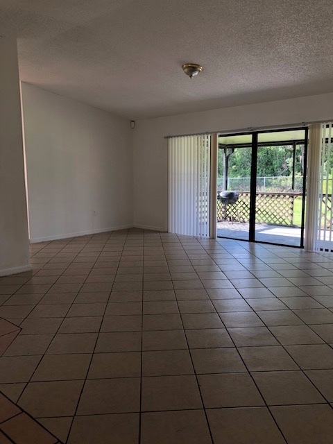 Building Photo - 4 bedroom / 2bath Home for Rent Kissimmee....