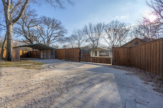 Building Photo - 4875 E Williams Spring Rd