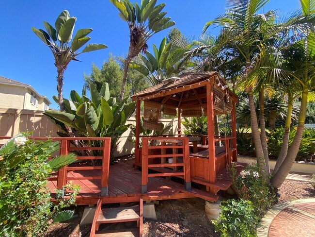 Building Photo - 2 story 4 Bedroom Home located in Amber Woods Community