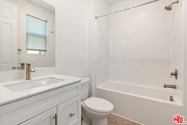 Building Photo - 725 Daniel Freeman Cir