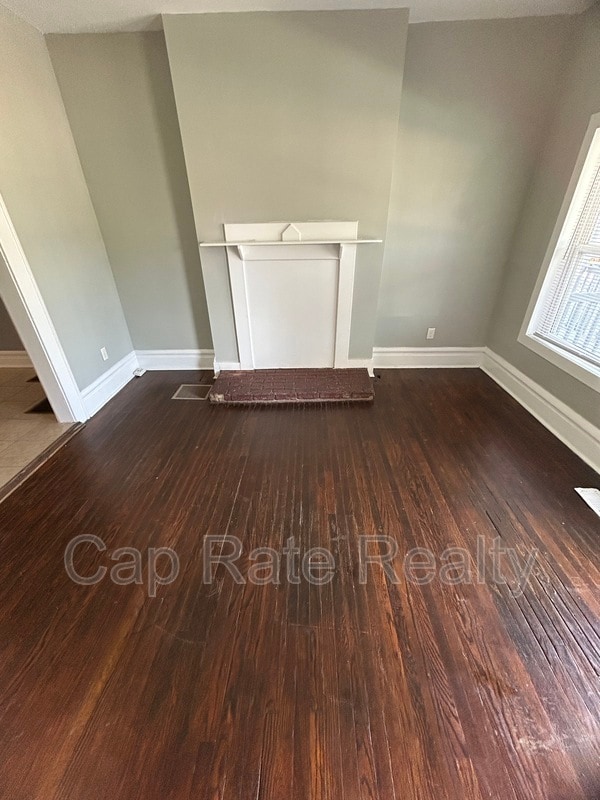 Building Photo - 807 E 2nd Ave