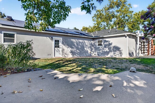 Building Photo - Rare Walnut Creek Rental! Single-Story Home with NEM 2 Solar, Spacious Yard & Premium Finishes!!