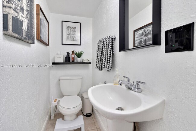 Building Photo - 6217 SW 78th St