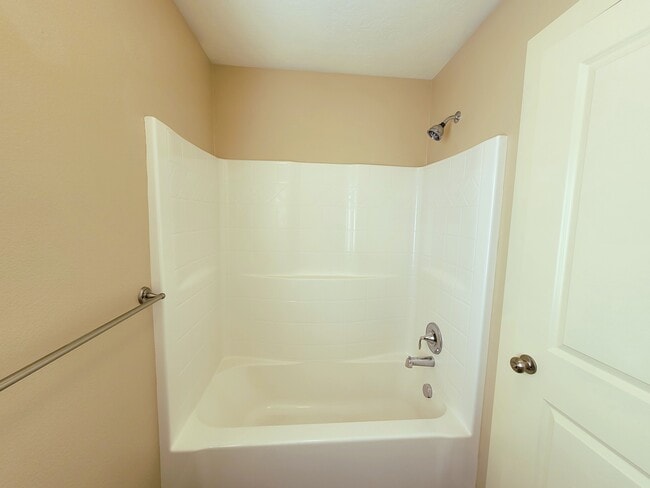 Building Photo - 608 W Laughton Dr