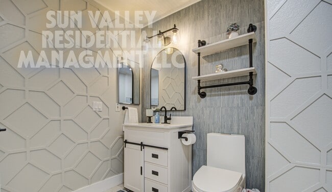 Building Photo - 17526 W Coyote Trail Dr