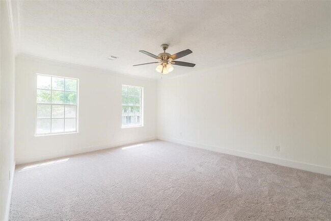 Building Photo - 1311 Sand Stone Dr