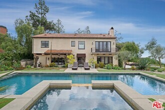 Building Photo - 1301 Linda Flora Dr