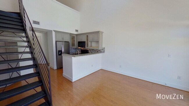 Building Photo - 115 E Park Ave