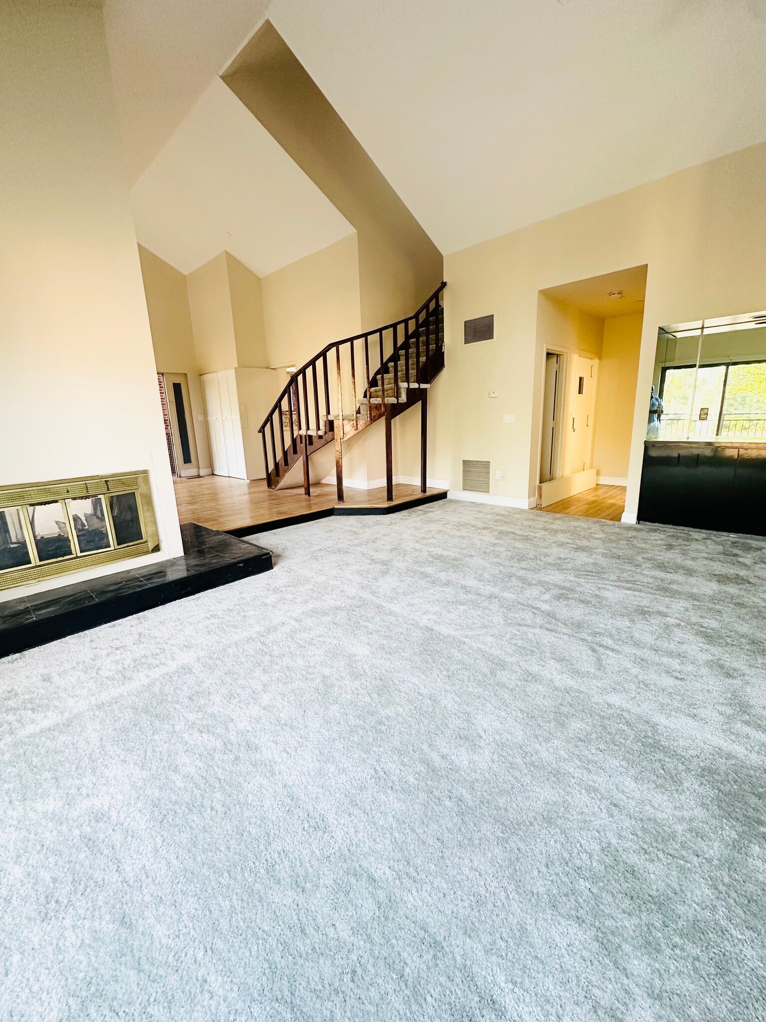 Building Photo - 5 Millay Ct