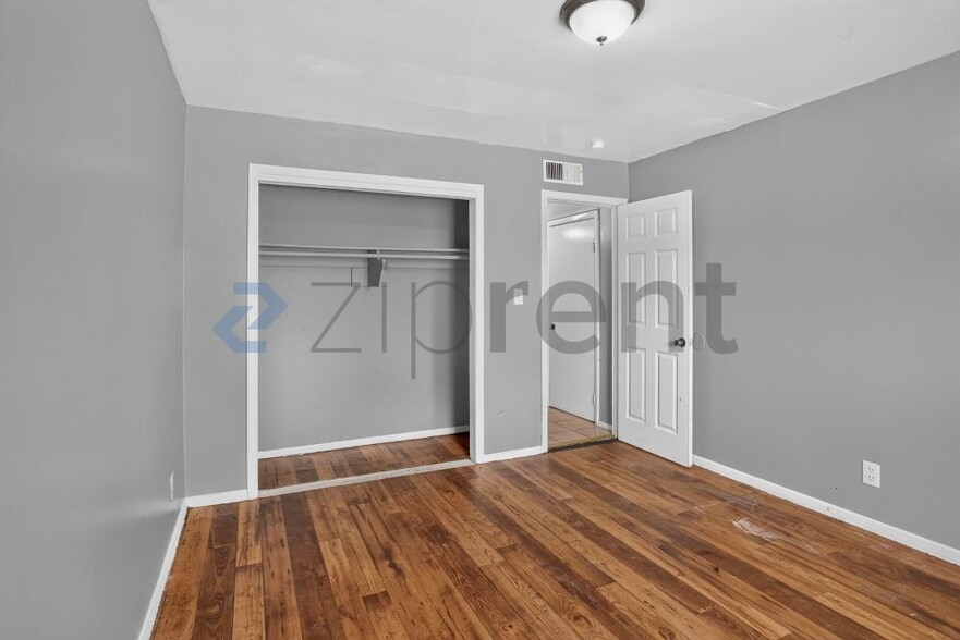 Building Photo - Unit A6