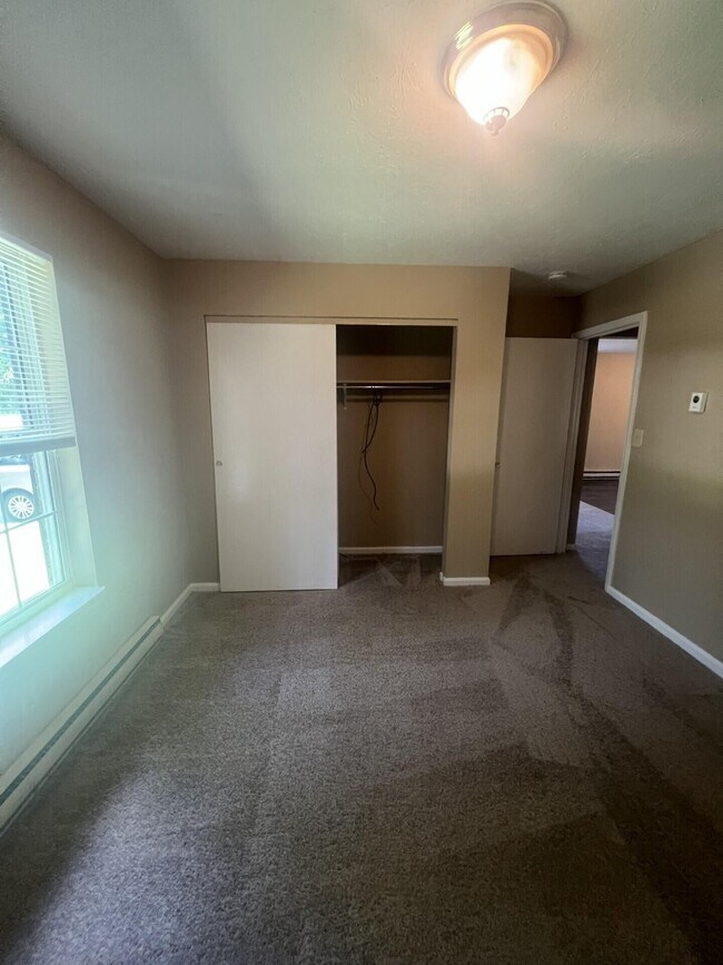 Building Photo - 230 Markham Dr