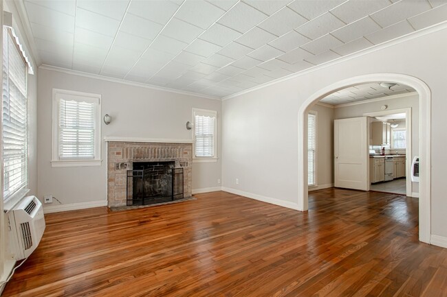 Building Photo - 3515 Fairview Ave