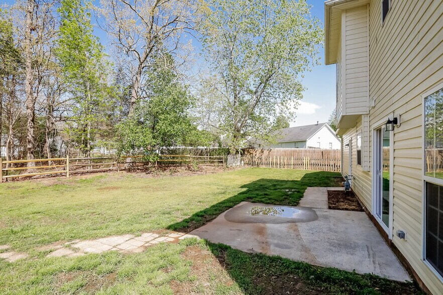 Building Photo - 6104 Brick Landing Dr