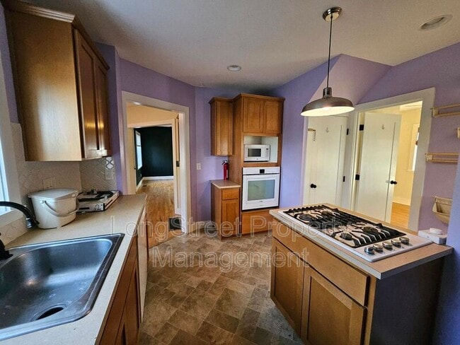 Building Photo - 7855 N Wabash Ave