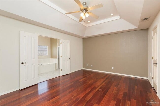 Building Photo - 33-25 1/2 E St