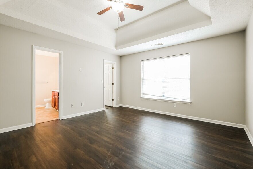 Building Photo - 4352 Arabian Way SW