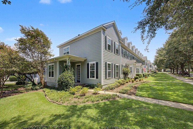 Building Photo - 3977 Four Oaks Blvd