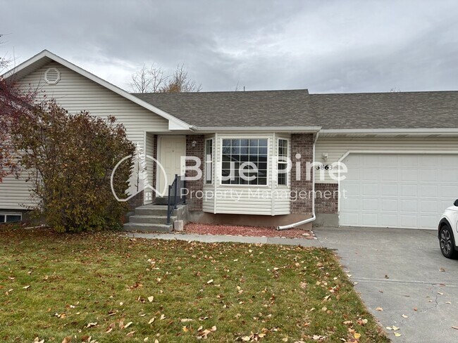 Primary Photo - 3863 Ridgeview Cir