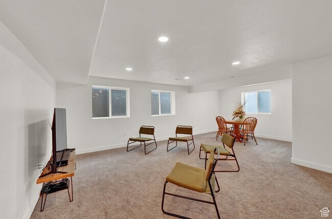 Building Photo - 15162 S Cantle Dr