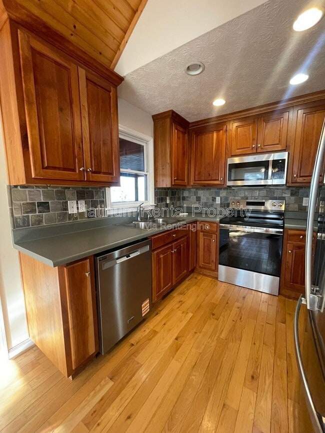 Building Photo - 265 Hound Dog Ln