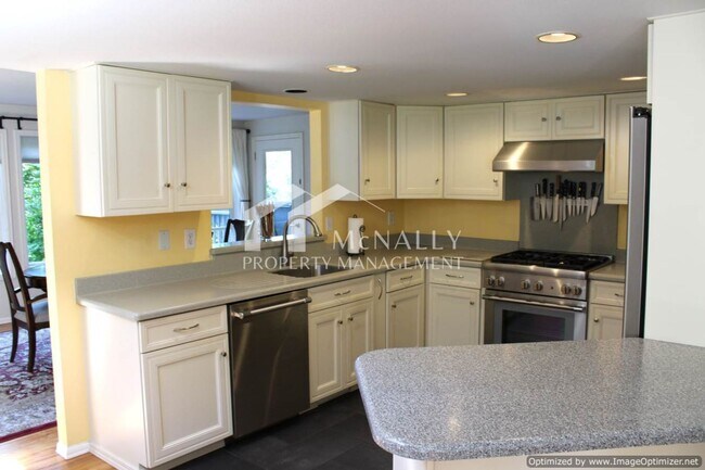 Building Photo - 3-Bedroom Home Nestled on Wooded Lot with ...