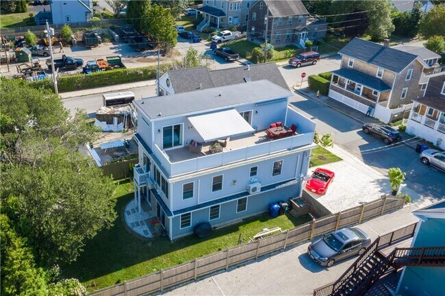 Building Photo - 56 Houston Ave