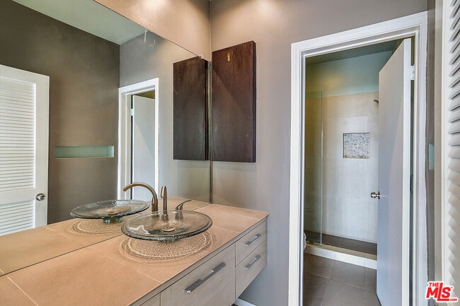 Building Photo - 11920 Dorothy St