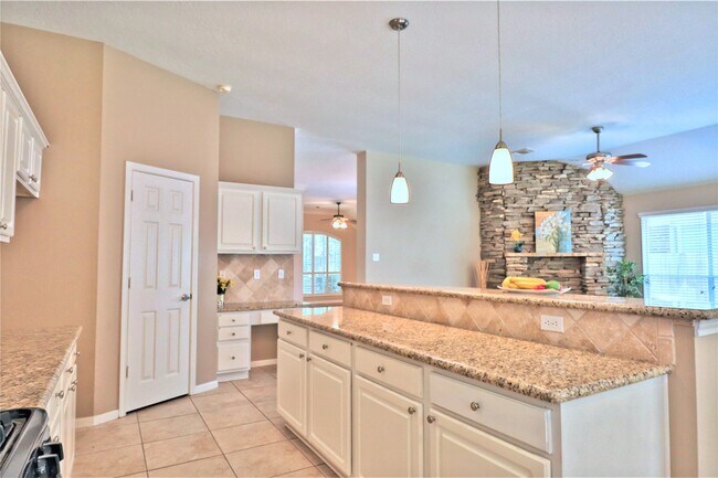 Building Photo - 4530 Springfield Lakes St