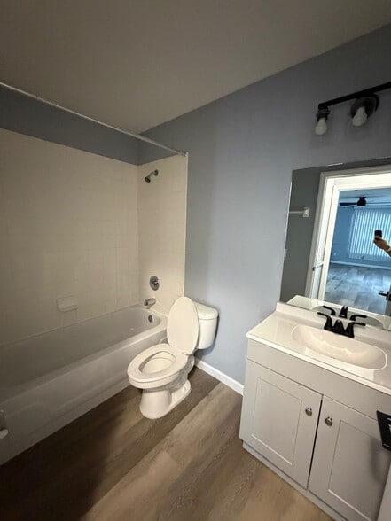 Building Photo - 252 Coco Plum Dr